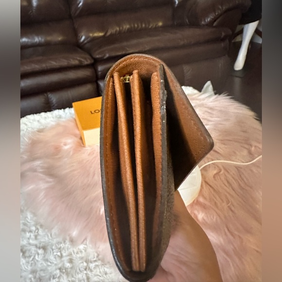 Louis Vuitton Sarah Long Wallet w/ Credit Card Slots, Box, Dust Bag & Chain - Picture 5 of 14